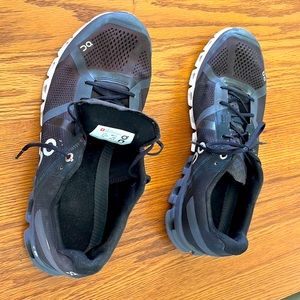 Mens size 11, on cloud (cloud tech) shoes.